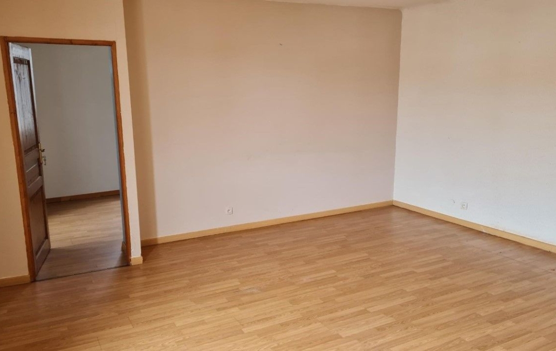 SARL PASSION IMMO Wagner Immo : Building | DIEUZE (57260) | 160 m2 | 130 000 € 