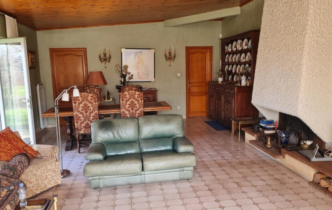SARL PASSION IMMO Wagner Immo : House | DIEUZE (57260) | 395 m2 | 250 000 € 