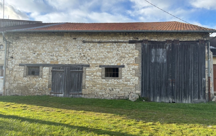 Maison de village ERIZE-LA-PETITE 265 m2 22 000 € Maison de village ERIZE-LA-PETITE 265 m2 22 000 €